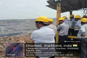 Dhanbad News: कोल इंडिया के ईडी चंद्र प्रकाश गर्ग ने बीसीसीएल ब्लॉक दो का किया निरीक्षण