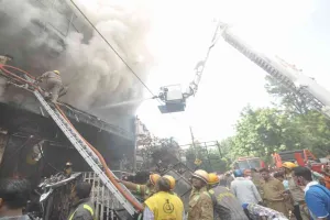 लखनऊ कोचिंग आग हादसे में बड़ा एक्शन, 4 गिरफ्तार और 4 अधिकारी सस्पेंड
