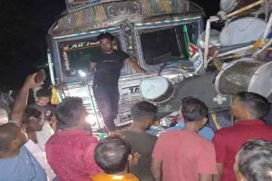 रामगढ़-बोकारो एनएच पर भीषण हादसा, बैंड पार्टी के आठ कलाकारों की मौत