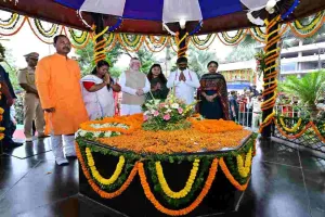 राज्यपाल संतोष कुमार गंगवार और मुख्यमंत्री हेमन्त सोरेन ने भगवान बिरसा मुंडा को दी श्रद्धांजलि