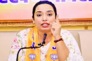 कभी गोद में शव, कभी खाट पर मरीज... राफिया नाज ने गिनाईं स्वास्थ्य व्यवस्था की नाकामियां