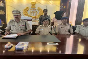 Pakur News: बंद फैक्ट्री के पीछे चल रहा था नशे का खेल, ब्राउन शुगर के साथ एक गिरफ्तार