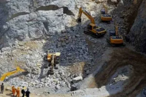 झारखंड के पत्थर कारोबार पर टिकी निगाहें, 500 मीटर नियम पर हाईकोर्ट के फैसले का इंतजार