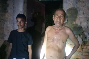 Pakur News: अपनों से बिछड़ा बेटा लौटा घर: पाकुड़िया पुलिस ने पेश की मानवता की मिसाल, कुछ घंटों में परिवार से मिलाया