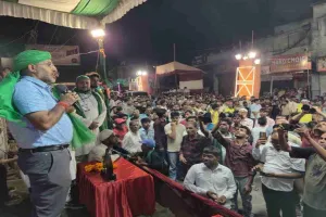 Giridih News: मुहर्रम पर विधि-व्यवस्था बनाए रखने के लिए सड़कों पर उतरा जिला प्रशासन