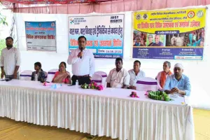 Koderma News: बेंदी गांव में नशामुक्ति अभियान, जिला विधिक सेवा प्राधिकार ने चलाया जागरूकता शिविर