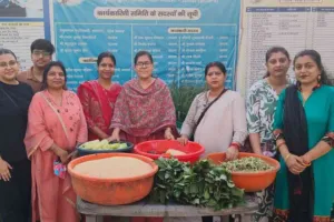 Koderma News: मारवाड़ी महिला समिति ने ज्येष्ठ अधिकमास पर गौशाला में की विशेष गौ-सेवा