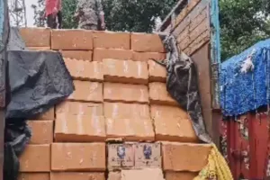 Hazaribagh News: 1 करोड़ की अवैध अंग्रेजी शराब जब्त, 935 कार्टन के साथ ट्रक चालक गिरफ्तार