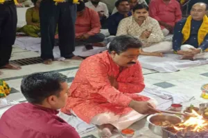 Koderma News: माँ मथुरासिनी दरबार मंडल का सजा प्रथम दरबार, भजन-कीर्तन में झूमे श्रद्धालु