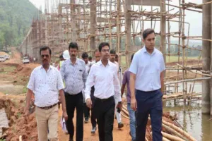 Dumka News: उपायुक्त अभिजीत सिन्हा ने किया बहु-ग्रामीण जलापूर्ति योजना का औचक निरीक्षण