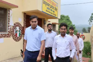 Dumka News: उपायुक्त ने किया बांसकुली और भालका सिंगारी स्वास्थ्य केंद्रों का औचक निरीक्षण