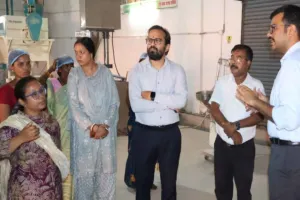 Koderma News: मडुवा यूनिट में महिलाओं की सुविधा के लिए बनेगा शौचालय, उपायुक्त ने दिए निर्देश