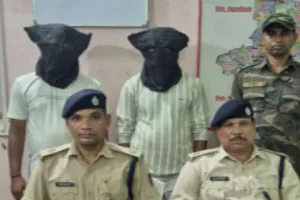 Giridih News: बिराजपुर जंगल में छापेमारी, फर्जी लोन ऐप से ठगी करने वाले 2 साइबर अपराधी गिरफ्तार