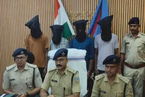 देवघर साइबर थाना की बड़ी कार्रवाई, फर्जी कस्टमर केयर बनकर ठगी करने वाले चार साइबर अपराधी गिरफ्तार