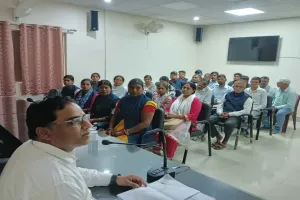 जिला न्याय सदन में पीएलवी की बैठक: राष्ट्रीय लोक अदालत और झालसा अभियानों पर बनी रणनीति