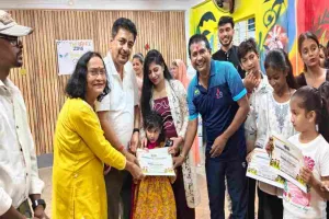 Deoghar News: बुआ फिल्म्स के 5 दिवसीय समर कैंप का भव्य समापन, माताओं ने रैंप वॉक कर बिखेरा जलवा