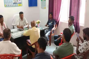 Sahebganj News: जनता दरबार में भड़के ग्रामीण, २० सूत्री अध्यक्ष ने कई फाइलों का किया ऑन-द-स्पॉट निपटारा