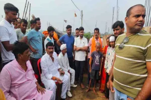 Koderma News: विधायक के सहायक के निधन पर राजद नेता सुभाष यादव ने जताया शोक
