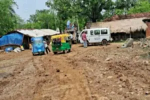 Sahebganj News: जिरुल-करमाटांड़ सड़क चौड़ीकरण बना आफत, हल्की बारिश में ही आवागमन ठप्प