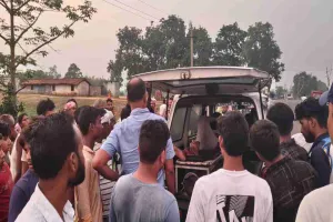 Giridih News: नीमा टांड़ के पास तीन बाइकों में आमने-सामने भीषण टक्कर, 6 लोग गंभीर घायल