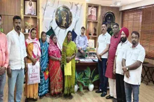 Dhanbad News: मुनिडीह हादसे के पीड़ित परिवारों को मिली राहत, बीसीसीएल ने दिए 10-10 लाख रुपये और नियोजन