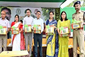 Bokaro News: आम्रलिका आम महोत्सव-2026 का शानदार आयोजन, किसानों और महिला समूहों ने मचाई धूम