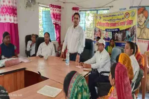 Koderma News: चंदवारा के कांटी पंचायत में वरिष्ठ नागरिकों के लिए विधिक जागरूकता शिविर आयोजित