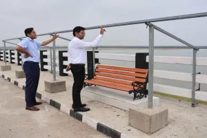 Dumka News: उपायुक्त अभिजीत सिन्हा ने सेल्फी ब्रिज के सौंदर्यीकरण कार्यों का किया औचक निरीक्षण