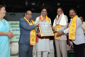 Koderma News: भारती श्रमजीवी पत्रकार संघ हर विद्या पर कार्य करेगा: चंद्रवीर गायत्री 