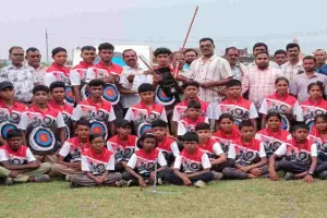 Hazaribagh News: नेशनल आर्चरी चैंपियनशिप के लिए हरिद्वार रवाना हुए 18 प्रतिभावान खिलाड़ी