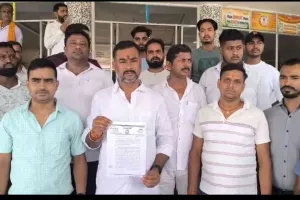 आजसू पार्टी के कार्यकारी जिलाध्यक्ष कंपू यादव के साथ दुर्व्यवहार का आरोप, डीसी-एसपी को आवेदन
