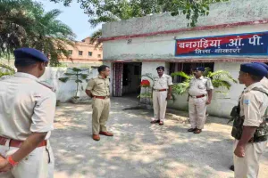 Bokaro News: पुलिस अधीक्षक का औचक निरीक्षण, चंदनक्यारी और सियालजोरी थानों की जांची व्यवस्था