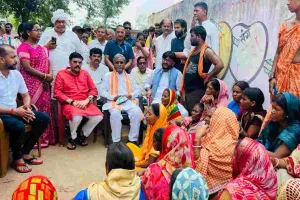 अरगड्डा कोयला खदान हादसे के बाद पीड़ित परिजनों से मिले बाबूलाल मरांडी