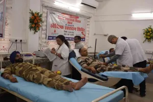 सीसीएल के रक्तदान शिविर में 50 यूनिट रक्त संग्रहित, महिलाओं ने भी दिखाई ताकत