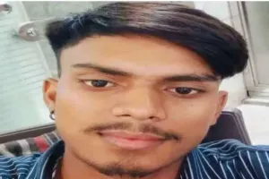 Koderma News: ट्रक और बाइक की टक्कर में युवक की दर्दनाक मौत, पोस्टमार्टम के लिए भेजा गया शव