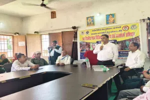 Koderma News: धरगावं में वरिष्ठ नागरिकों के लिए विधिक जागरूकता शिविर आयोजित