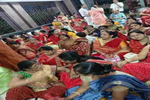 Koderma News: सामंतो काली मंदिर में अमावस्या पर भव्य भजन संध्या, भक्ति सागर में डूबे श्रद्धालु