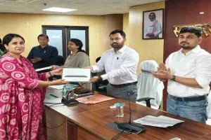 Dhanbad News: उपायुक्त आदित्य रंजन ने की प्रधानमंत्री मातृ वंदना योजना की व्यापक समीक्षा