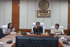 Hazaribagh News: उपायुक्त हेमंत सती ने की पेयजल और स्वच्छ भारत मिशन की समीक्षा