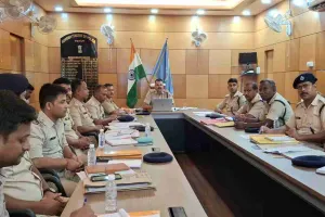 Pakur News: एसपी की अध्यक्षता में मासिक अपराध गोष्ठी संपन्न, सुरक्षा व्यवस्था पर कड़े निर्देश