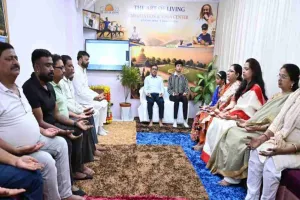 Bokaro News: सेक्टर-4 सिटी सेंटर में द आर्ट ऑफ लिविंग के नए योग केंद्र का शुभारंभ