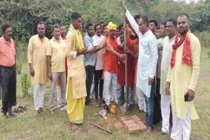 जारंगडीह दामोदर नदी छठ घाट परिसर में भव्य सूर्य मंदिर का भूमि पूजन, मुख्य पुजारी ने वैदिक रीति-रिवाज से संपन्न कराई पूजा