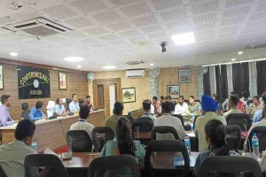 Giridih News: उपायुक्त रामनिवास यादव की अध्यक्षता में कलेक्ट्रेट में DCC-DLRC बैठक संपन्न