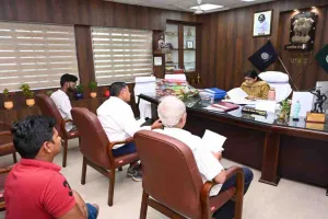 Pakur News: उपायुक्त मेघा भारद्वाज ने जन समाधान दिवस में सुनीं आम जनता की समस्याएं