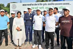 Bokaro News: उपायुक्त अजय नाथ झा ने किया निरंतर जन-जागरूकता अभियान का आह्वान