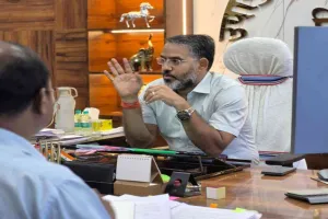 Giridih News: उपायुक्त रामनिवास यादव की बड़ी बैठक, 'ए' श्रेणी पर्यटन स्थलों के विकास का खाका तैयार