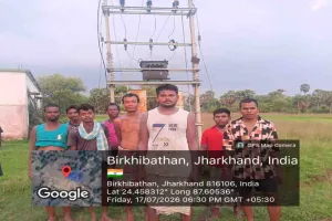 Pakur News: उपासना मरांडी की पहल रंग लाई, बिड़कीबाथान गांव में नया ट्रांसफार्मर लगने से बहाल हुई बिजली