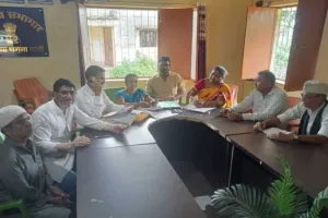 मतदाता सूची SIR अभियान में जुटी कांग्रेस, बूथों पर किया जनसंपर्क