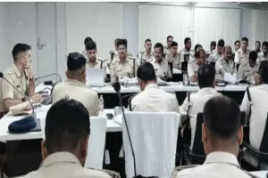पलामू में अपराध गोष्ठी: एसपी कपिल चौधरी ने अपराधियों पर कड़ी निगरानी के दिए निर्देश