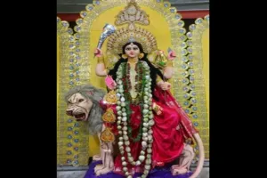 गाजे-बाजे और सिंदूर खेला के साथ मां बिपद्तारिणी का भव्य विसर्जन